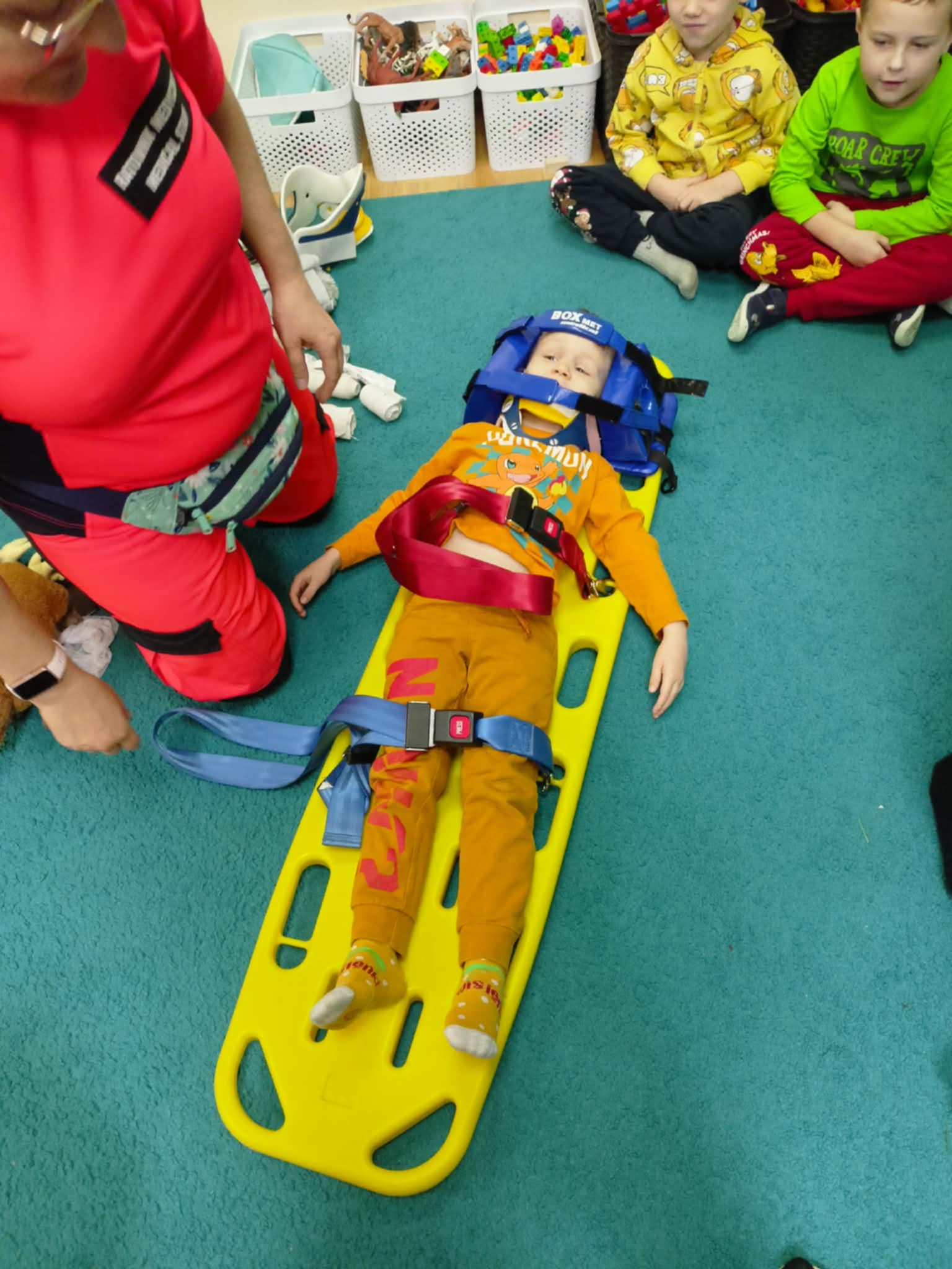 Spotkanie z ratownikiem medycznym – Sposoby transportowania osób poszkodowanych